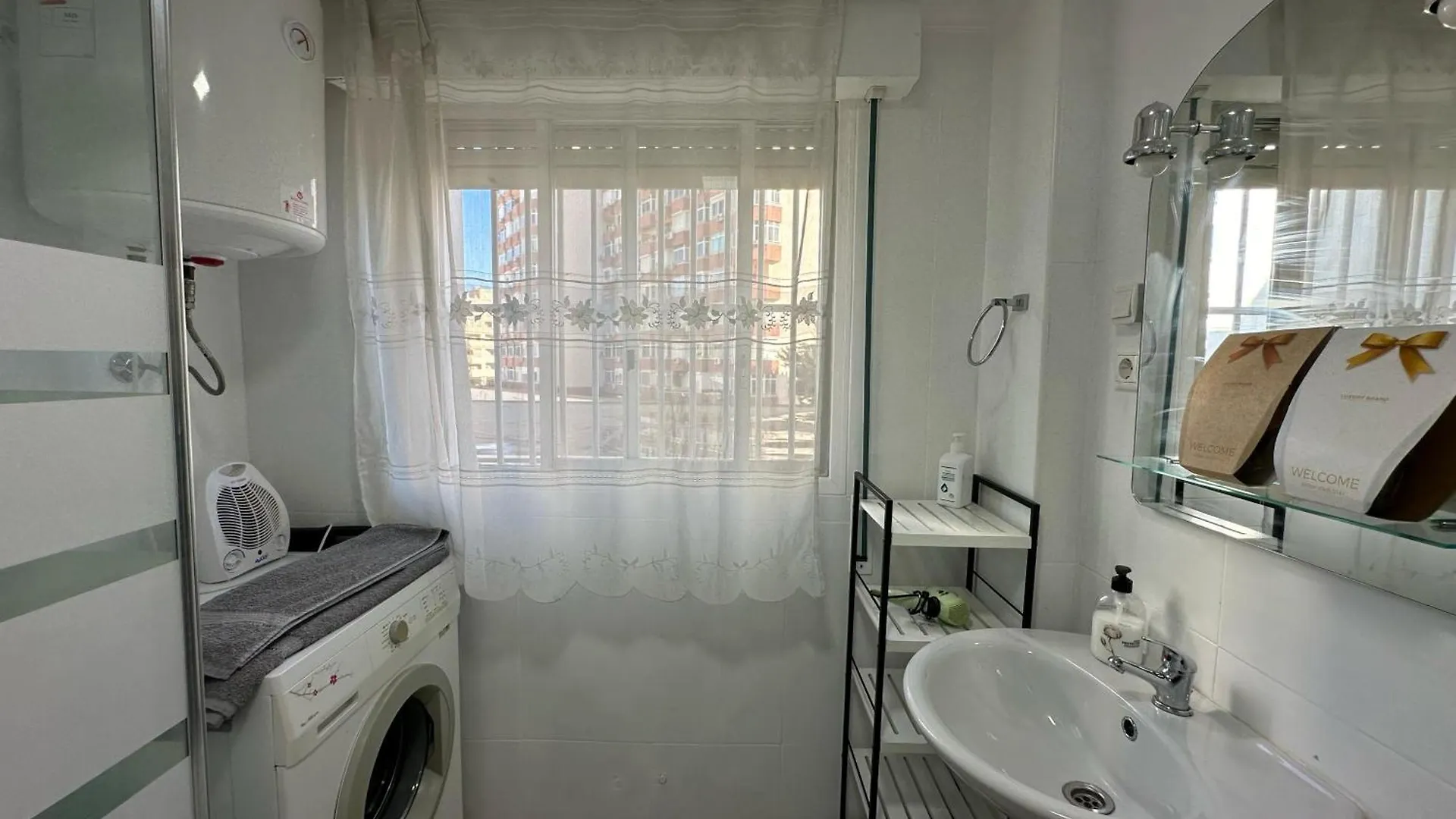 Cg131 - Centro 50 Metros, Playa 650 Metros, Wifi, Fire Stick Amazon Apartment Torremolinos